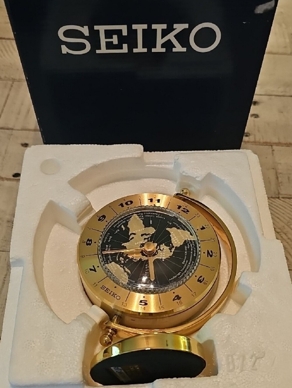 Seiko World Time Desk Clock - Picture 6 of 7